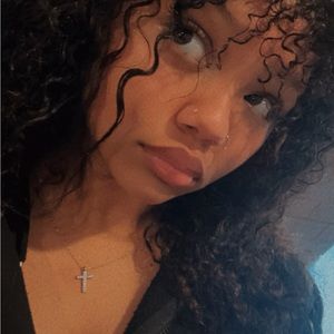 Meet your Posher, Selena